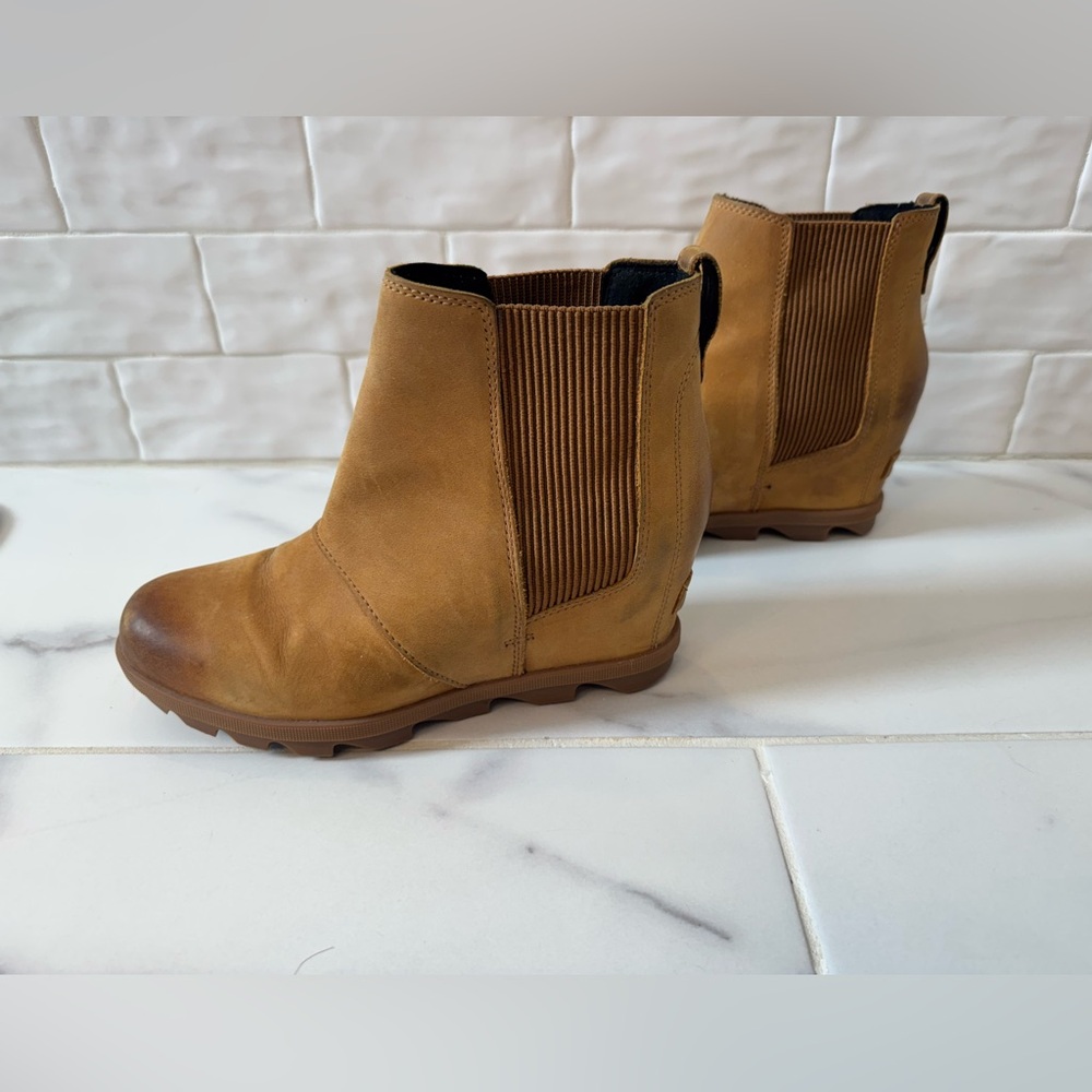 Sorel Women’s Boots Chelsea Wedge Size 8.5 Brown Leather Booties